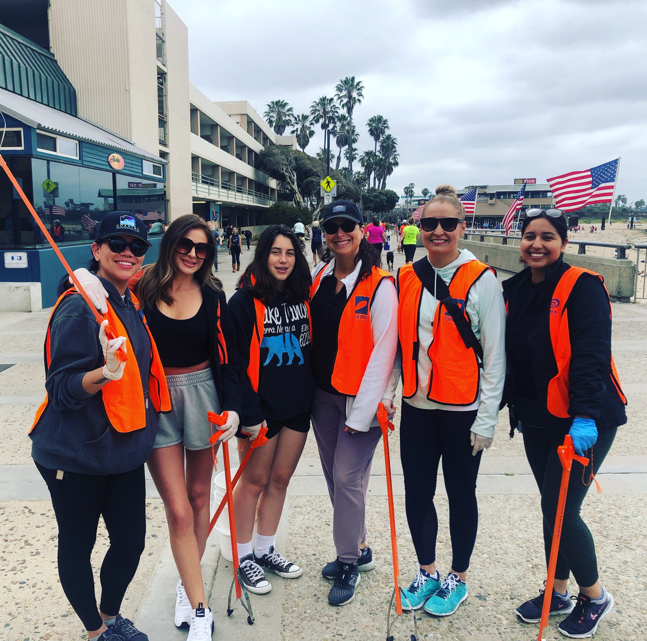 Team photo at the beach clean up